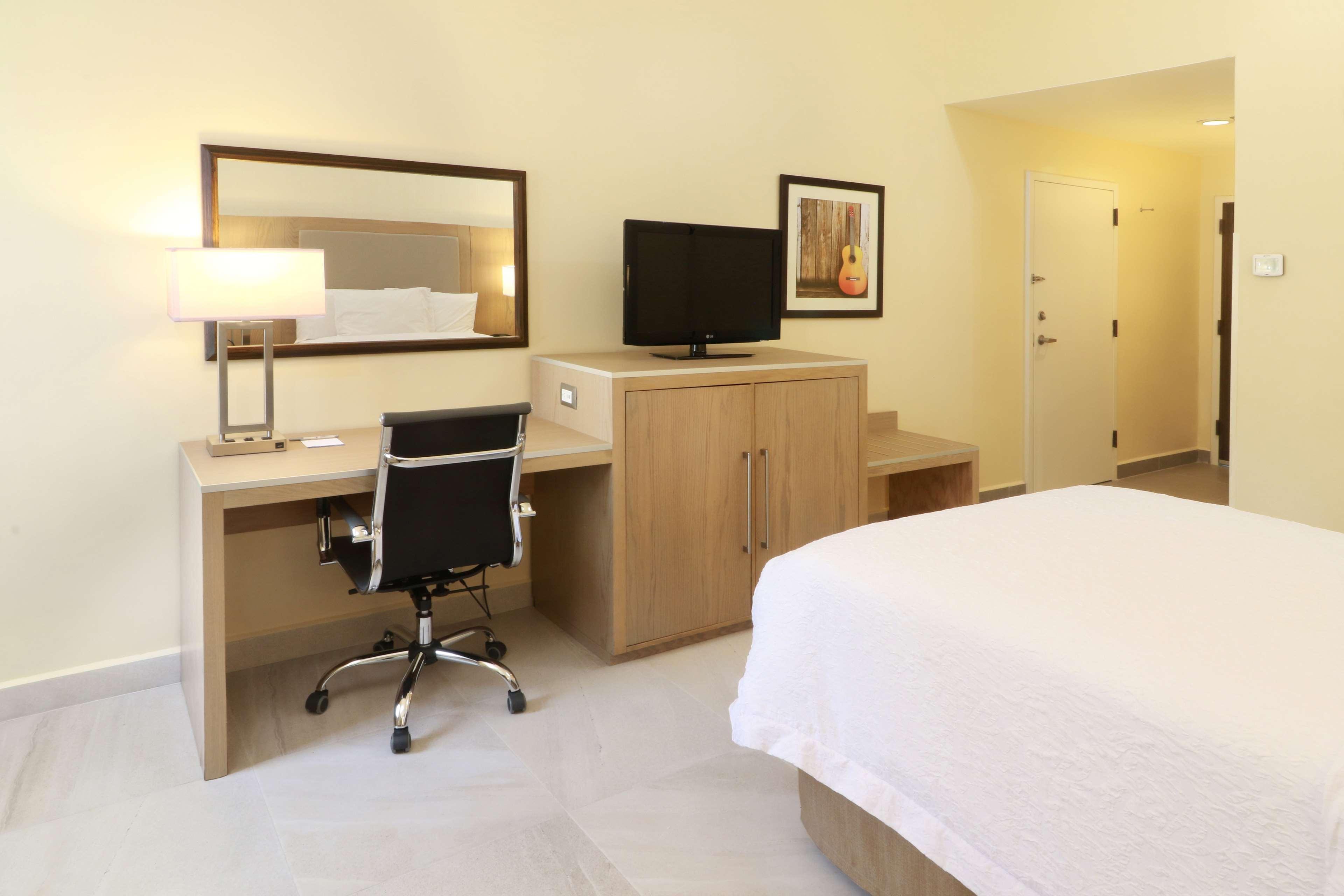 Hampton Inn Monterrey-Airport Apodaca Exterior foto