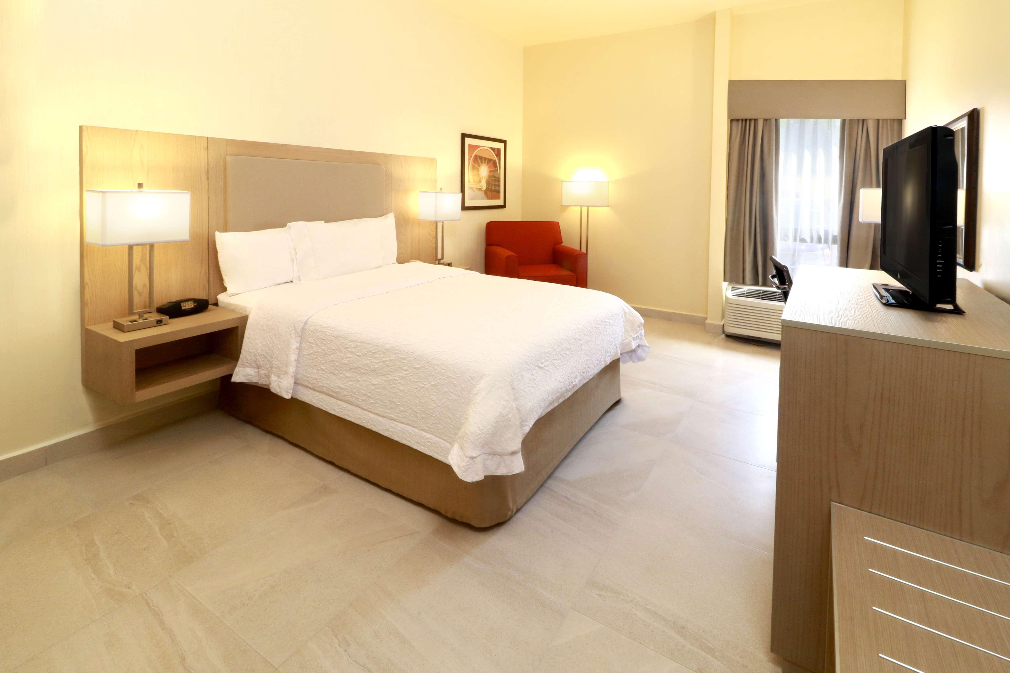 Hampton Inn Monterrey-Airport Apodaca Exterior foto