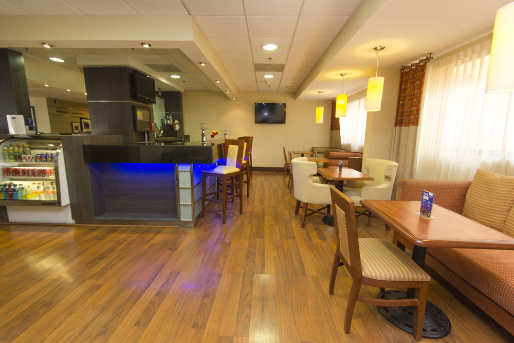 Hampton Inn Monterrey-Airport Apodaca Exterior foto